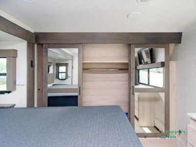2022 Alliance RV Valor — photo 44 view