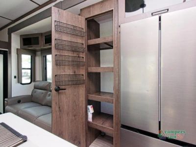 2022 Alliance RV Valor — photo 25 view