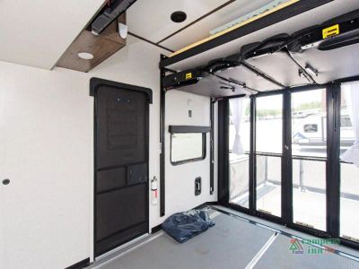 2022 Alliance RV Valor — photo 28 view