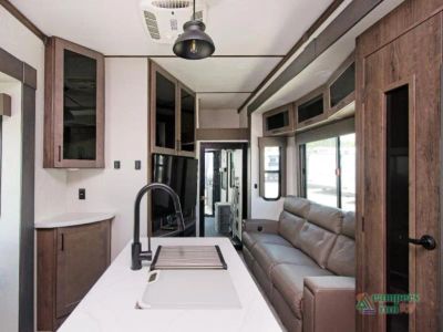 2022 Alliance RV Valor — photo 11 view
