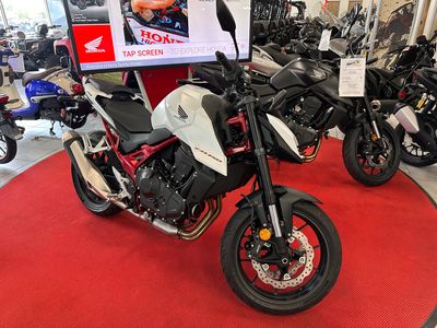 2025 Honda CB750 Hornet - Photo 1