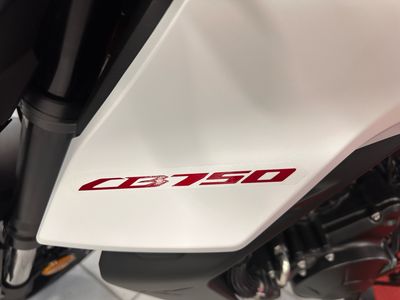 2025 Honda CB750 Hornet - Photo 11
