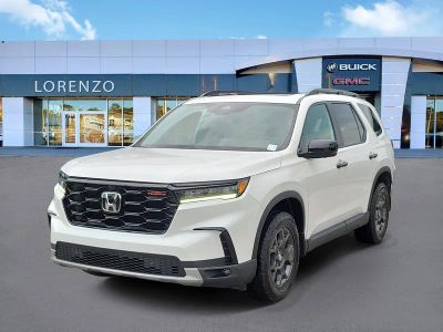 2024 Honda Pilot TrailSport in White — front three-quarter view