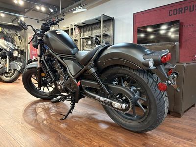 2025 Honda Rebel 300 - Photo 3