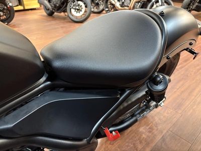 2025 Honda Rebel 300 - Photo 12
