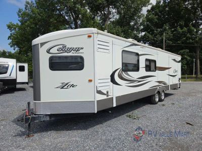 2014 Keystone RV Cougar X-Lite — interior view