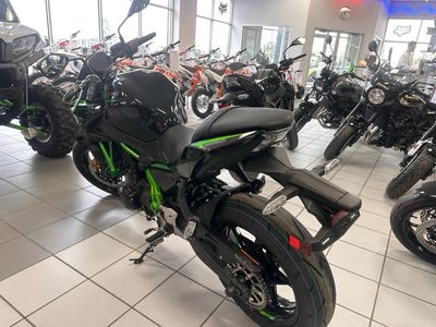 2025 Kawasaki Z650 ABS - Photo 3