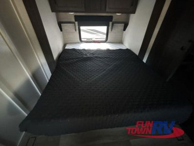 2025 Venture RV Stratus - Photo 38