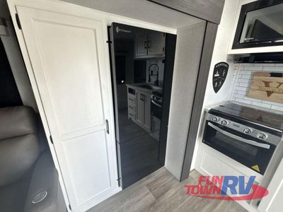 2025 Venture RV Stratus - Photo 22