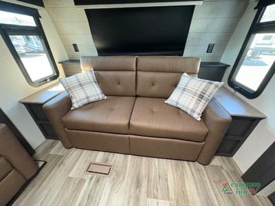 2026 Venture RV SportTrek Touring Edition — photo 33 view