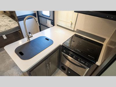 2018 CrossRoads RV Sunset Trail Super Lite - Photo 17