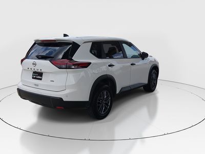 2024 Nissan Rogue — photo 7 view
