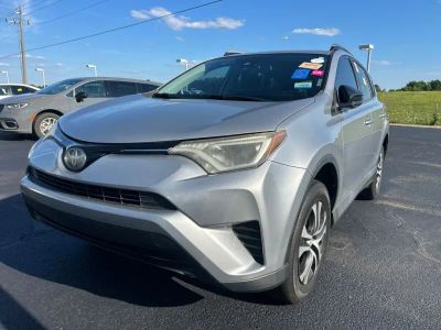 2017 Toyota RAV4 - Photo 1