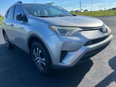 2017 Toyota RAV4 - Photo 3