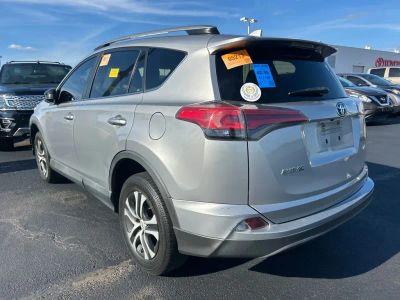 2017 Toyota RAV4 - Photo 6