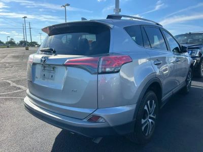 2017 Toyota RAV4 - Photo 5
