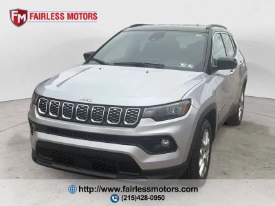 2025 Jeep Compass Limited 4x4 4dr SUV in Silver Zynith Clear Coat — front three-quarter view