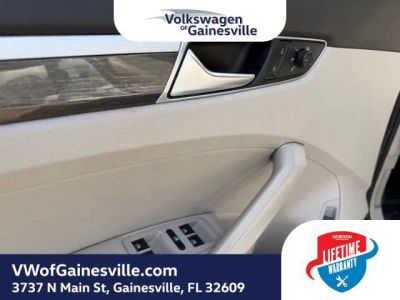 2018 Volkswagen Passat — photo 13 view