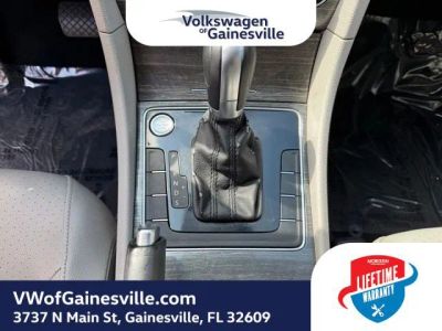 2018 Volkswagen Passat — photo 23 view