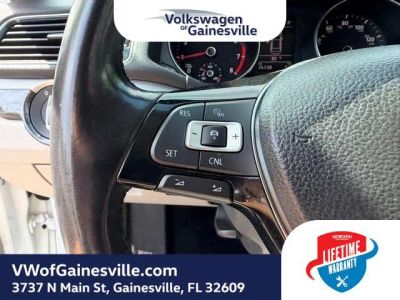 2018 Volkswagen Passat — photo 19 view