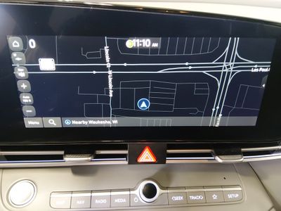 2024 Hyundai Elantra — photo 17 view