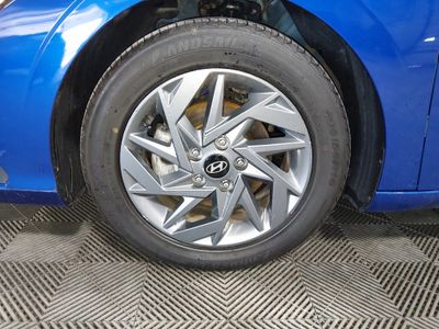 2024 Hyundai Elantra — photo 10 view