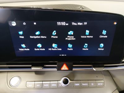 2024 Hyundai Elantra — photo 18 view