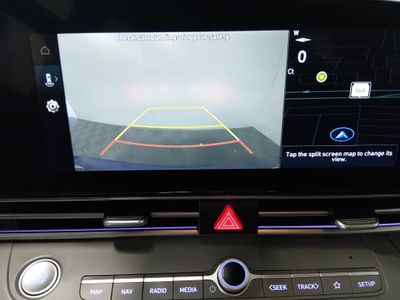 2024 Hyundai Elantra — photo 16 view