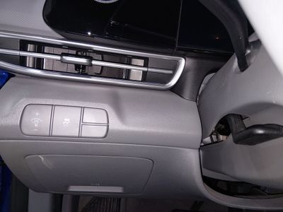 2024 Hyundai Elantra — photo 13 view