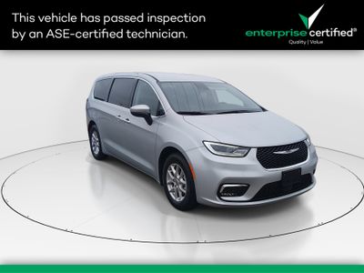 2023 Chrysler Pacifica Touring L FWD — front three-quarter view
