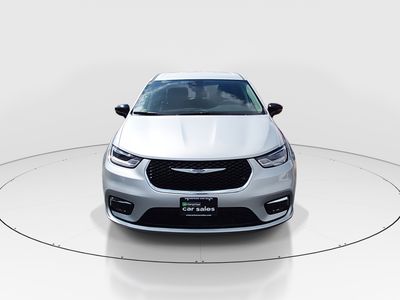 2024 Chrysler Pacifica — side profile view