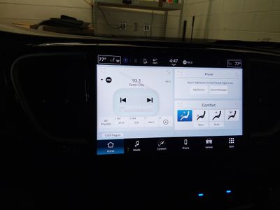 2024 Chrysler Pacifica — photo 18 view