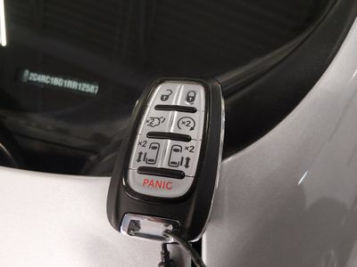 2024 Chrysler Pacifica — photo 15 view