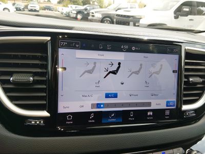 2024 Chrysler Pacifica — photo 20 view