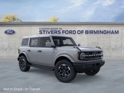 2026 Ford Bronco Outer Banks in Avalanche Gray — front three-quarter view