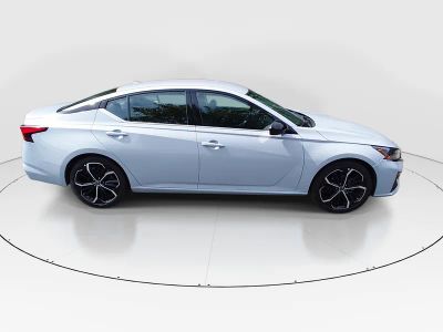 2024 Nissan Altima - Photo 8