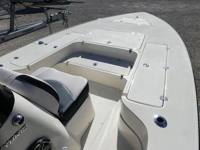 2026 ShearWater X22 Hybrid - Photo 13