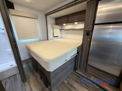 2025 Winnebago Porto - Photo 13