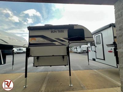 2027 Sun Trek 600 — rear three-quarter view