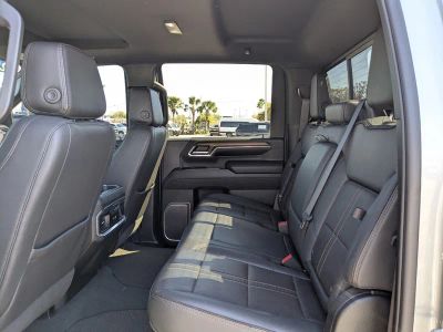 2024 Chevrolet Silverado 3500HD — photo 13 view