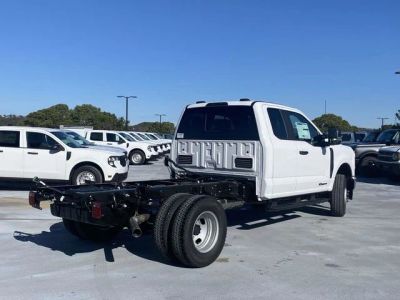 2026 Ford Chassis Cab - Photo 3