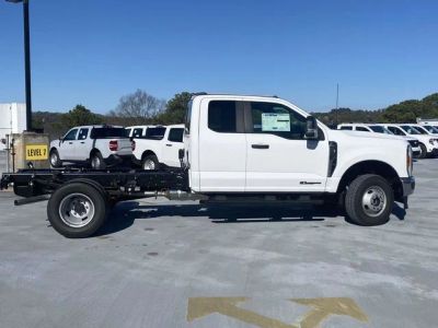 2026 Ford Chassis Cab - Photo 2