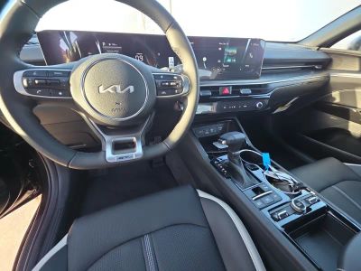 2026 Kia K5 — photo 11 view