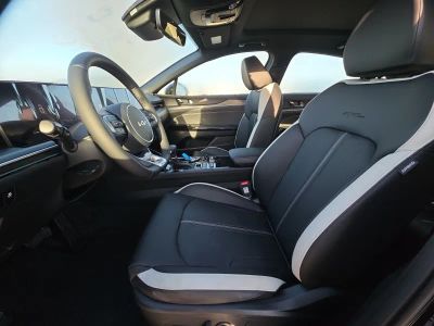 2026 Kia K5 — photo 13 view