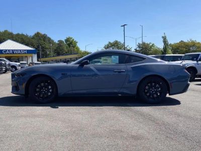 2026 Ford Mustang - Photo 6