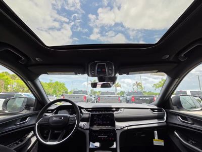 2026 Jeep Grand Cherokee L — photo 11 view