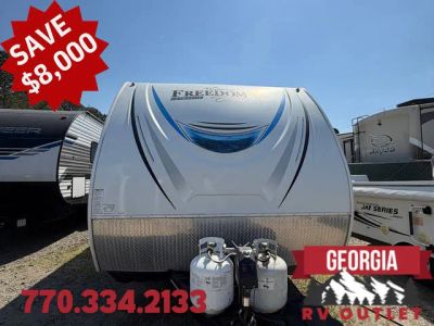 2018 Coachmen Freedom Express Ultra Lite 246RKS — front three-quarter view