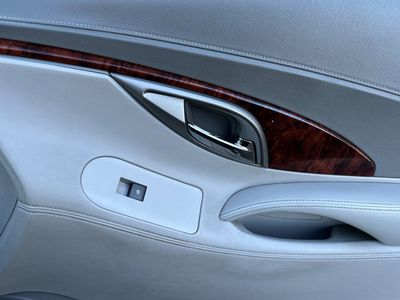 2011 Buick LaCrosse — photo 18 view