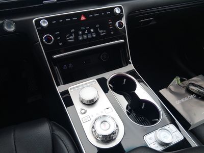 2025 Genesis GV80 - Photo 21