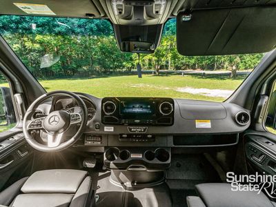 2025 Storyteller Overland - Photo 13
